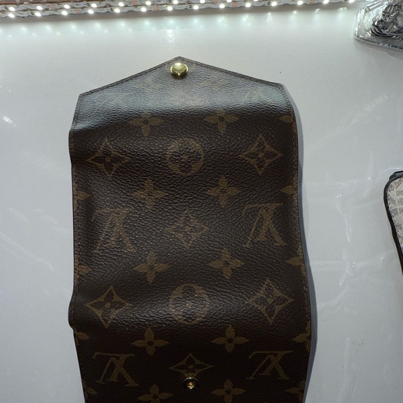 Louis Vuitton Victorine Wallet - Picture 8 of 10